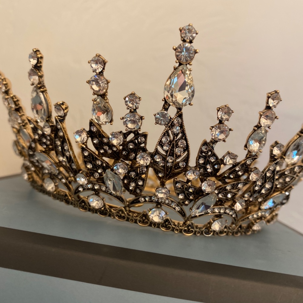 Crown - Picture 3 of 3